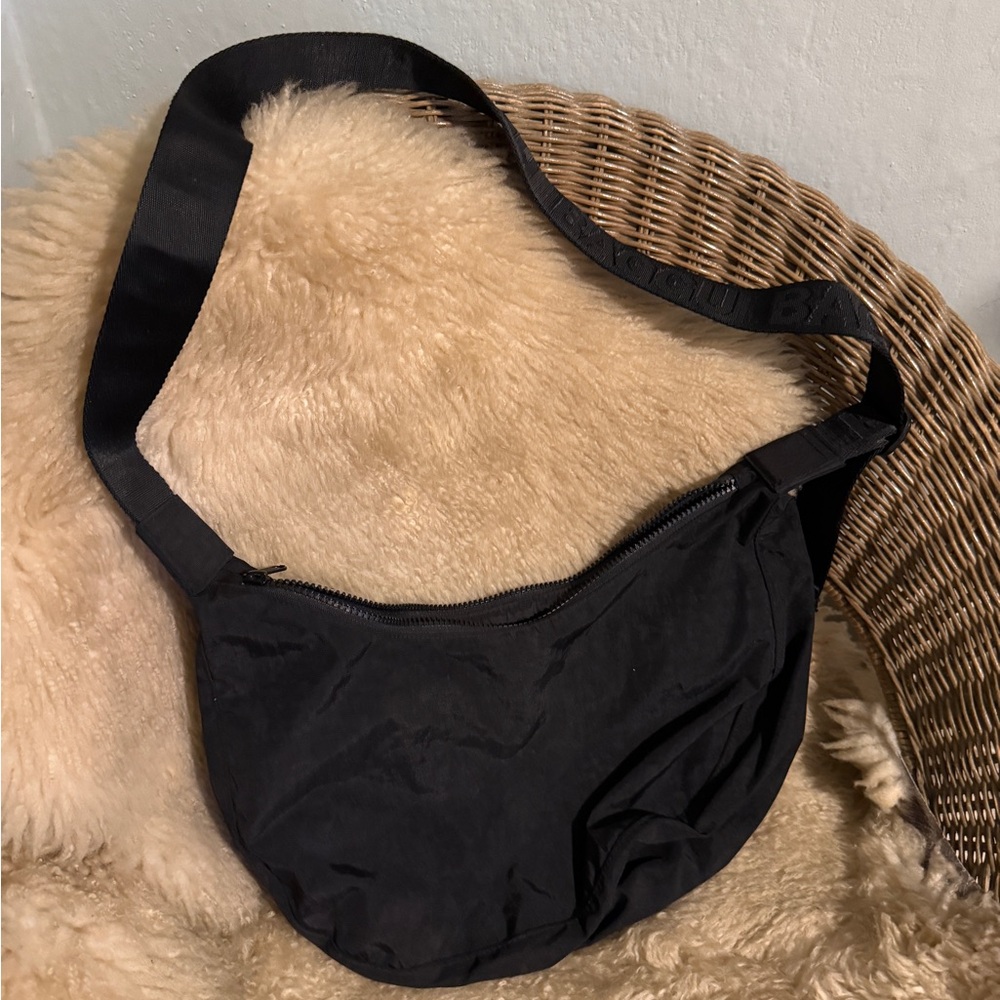 Baggu Medium Crescent Black Crossbody Bag Nylon new